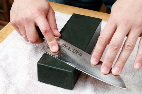 Make knife sharpening easier using a diamond stone