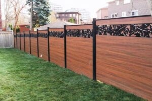 Choosing the Right Garden Fencing for Enhanced Landscape Design Appeal